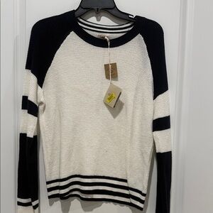 Faherty Black and White Women's Crew Neck Sweater